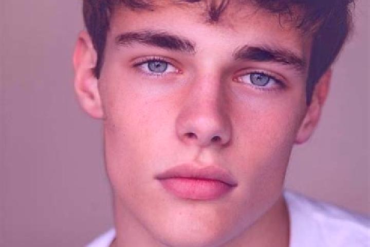 Quinn, 34, a black grey-eyed caucasian companion based in Costuleni. Offering Roleplay, BDSM, Prostate Massage. Available for incall and outcall, overnight b...