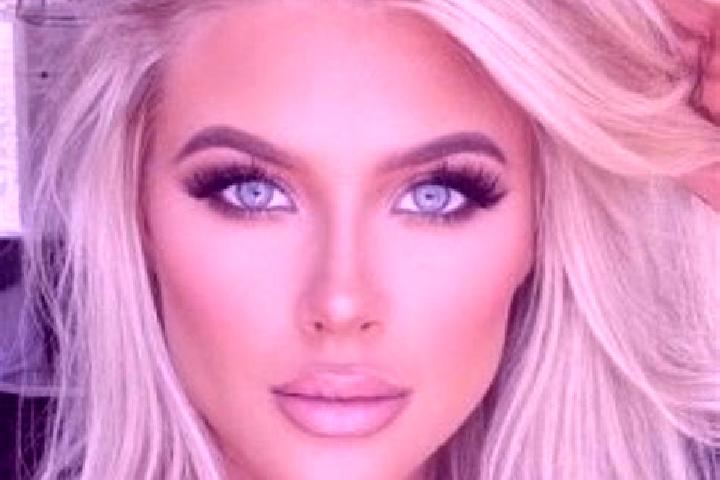 Quinn, 34, a platinum blonde grey-eyed ebony companion based in Achada Gomes. Offering Domination, CIM, 69. Available for incall and outcall, day and evening...