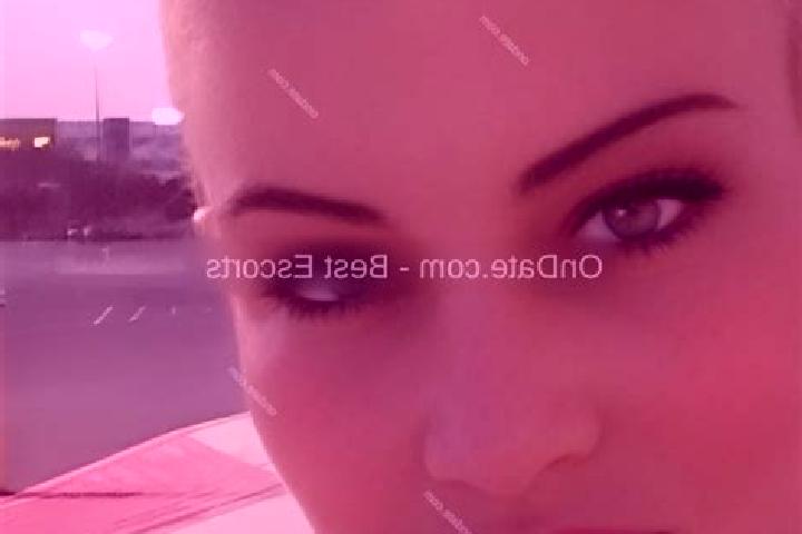 Quinn, 34 — Escort in Canaan, United States