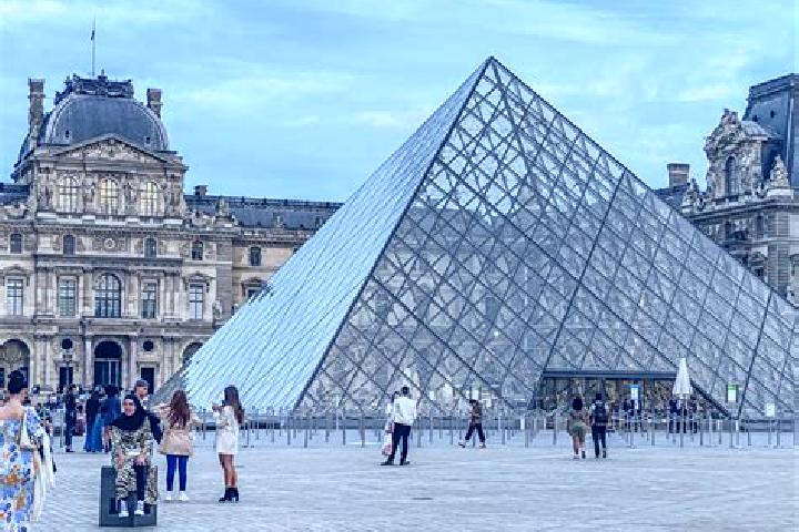 Quinn, 34 — Escort in Loivre, France