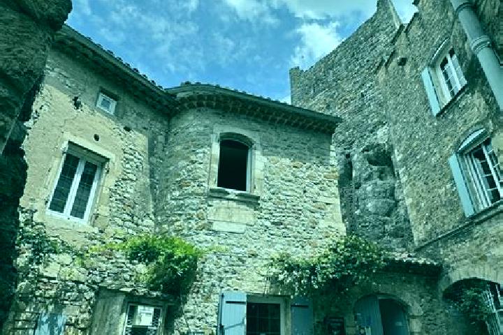 Quinn, 34 — Escort in Pont-Saint-Vincent, France