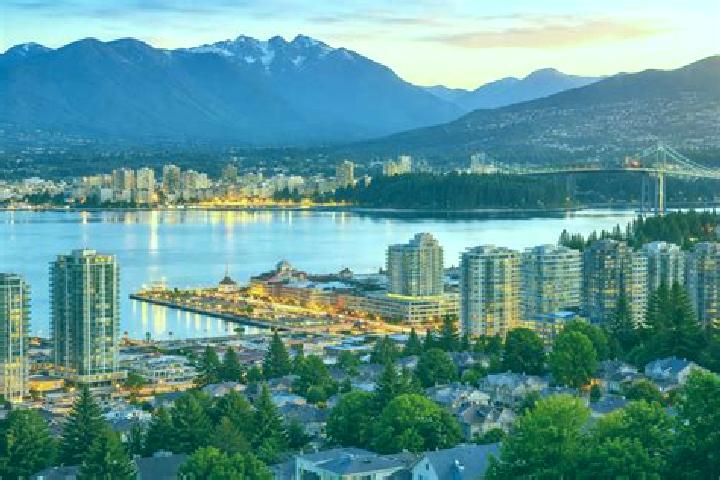 Quinn, 34 — Escort in West Vancouver, Canada