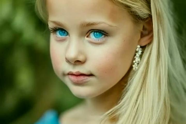 Quinn, 35, a blonde blue-eyed ebony companion based in Genadendal. Offering Overnight, CIM. Available for incall and outcall, day and evening dates.