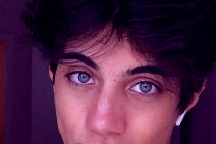 Quinn, 35, a chestnut grey-eyed caucasian companion based in Daly City. Offering Massage, Deep French Kissing, Travel Companion. Available for incall and out...