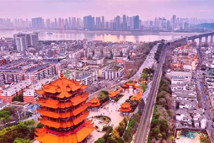 Quinn, 35 — Escort in Huwan, China