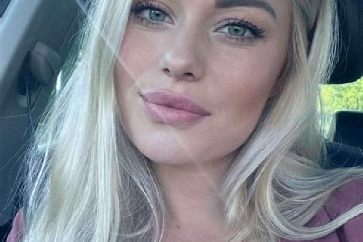 Quinn, 36, a blonde hazel-eyed mediterranean companion based in Beligneux. Offering Couples, CIM, Duos. Available for incall and outcall, day and evening dates.