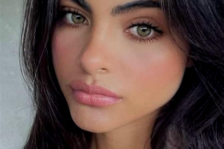 Quinn, 36, a brunette green-eyed european companion based in San Juan de la Natura. Offering Overnight, A-Level, Tantra, Couples. Available for incall and ou...