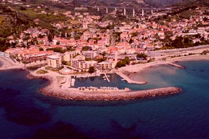 Quinn, 36 — Escort in Marina di San Lorenzo, Italy