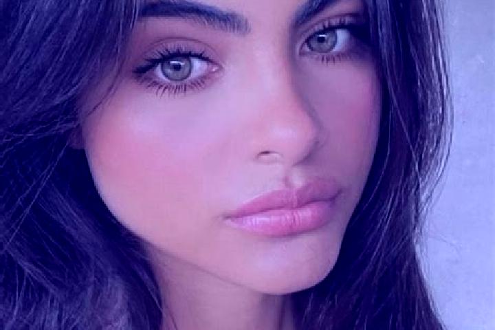 Quinn, 37, a brunette green-eyed european companion based in Perolandia. Offering Girlfriend Experience, Travel Companion, Couples, GFE. Available for incall...