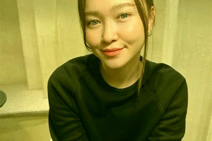 Quinn, 37, a chestnut blue-eyed asian companion based in Bischoffsheim. Offering Fetish, Domination, Erotic Massage. Available for incall and outcall, overni...