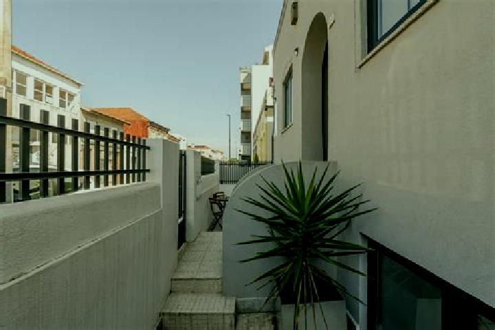 Quinn, 37 — Escort in Sao Mamede, Portugal