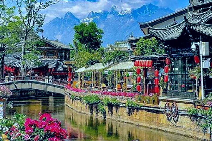 Quinn, 38 — Escort in Shibao, China