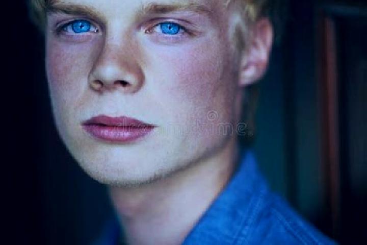 Quinn, 39, a blonde blue-eyed mixed companion based in Chilieni. Offering Erotic Massage, Travel Companion, Domination, Couples. Available for incall and out...