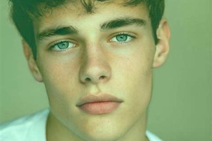 Quinn, 39, a red brown-eyed caucasian companion based in Penanggungan. Offering Travel Companion, BDSM, Couples. Available for incall and outcall, day and ev...