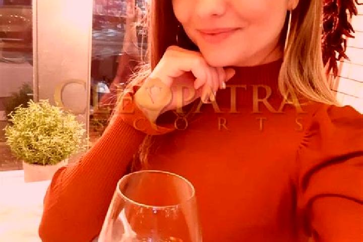 Quinn, 39, a red dark-eyed mixed companion based in Mar de las Pampas. Offering Dinner Date, Duos, Erotic Massage, OWO. Available for incall and outcall, ove...
