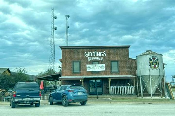 Quinn, 39 — Escort in Giddings, United States