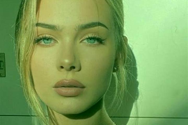 Riley, 20, a blonde dark-eyed european companion based in Lauenburg. Offering Duos, GFE, Party Girl. Available for incall and outcall, overnight bookings ava...
