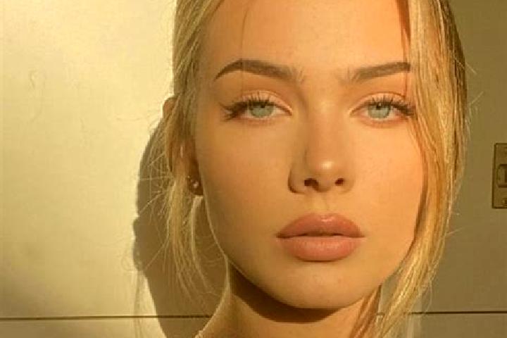 Riley, 20, a blonde dark-eyed european companion based in Ostrowy nad Oksza. Offering Domination, Erotic Massage, Massage. Available for incall and outcall, ...