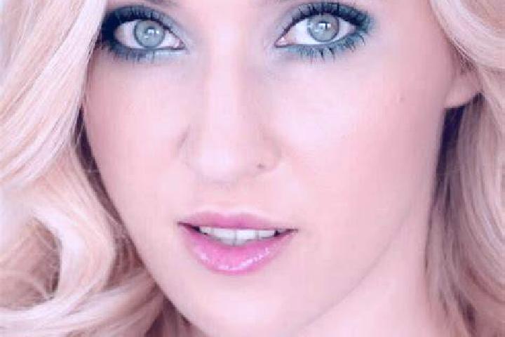 Riley, 20, a blonde green-eyed middle eastern companion based in Manglid. Offering A-Level, BDSM, Fetish. Available for incall and outcall, day and evening d...