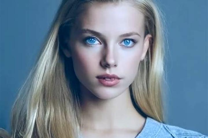 Riley, 20, a blonde grey-eyed mixed companion based in Saint-Vincent. Offering Prostate Massage, Massage, Couples. Available for incall and outcall, overnigh...