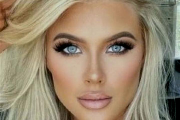 Riley, 20, a platinum blonde hazel-eyed mediterranean companion based in Aguaviva. Offering Striptease, Deep French Kissing, Roleplay, BDSM, Travel Companion...