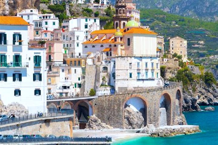 Riley, 20 — Escort in Rive d Arcano, Italy