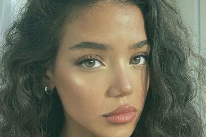 Riley, 21, a black brown-eyed mediterranean companion based in Ukwa. Offering GFE, Overnight, Party Girl, Fetish. Available for incall and outcall, day and e...