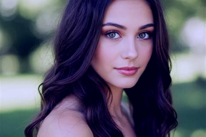 Riley, 21, a brunette hazel-eyed slavic companion based in North Curry. Offering Duos, Deep French Kissing, Travel Companion, Dinner Date. Available for inca...