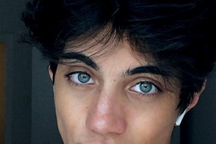 Riley, 21, a chestnut grey-eyed caucasian companion based in San Giljan. Offering CIM, Travel Companion, Striptease. Available for incall and outcall, day an...