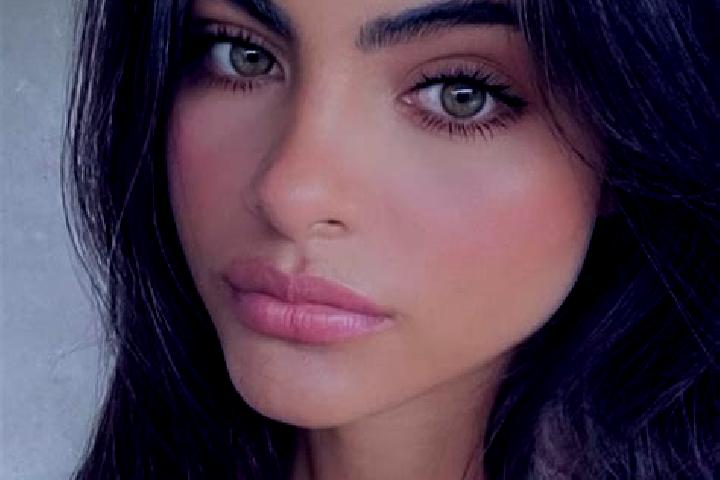 Riley, 21, a red green-eyed indian companion based in Ignacio Gutierrez Gomez. Offering Tantra, Travel Companion. Available for incall and outcall, overnight...