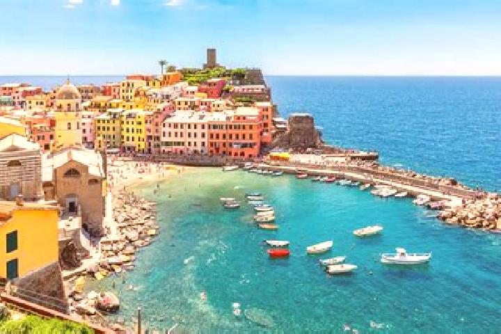 Riley, 21 — Escort in Loano, Italy