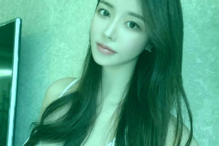 Riley, 21 — Escort in Yongjiahe, China