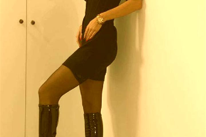 Riley, 22, a black grey-eyed caribbean companion based in Doubasso. Offering A-Level, OWO, GFE, Fetish, Tantra. Available for incall and outcall, overnight b...