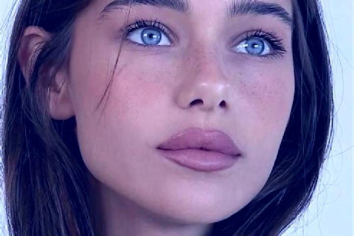 Riley, 22, a brunette brown-eyed european companion based in Berson. Offering Duos, Erotic Massage, Party Girl. Available for incall and outcall, day and eve...