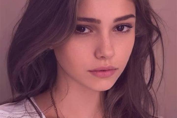 Riley, 22, a brunette dark-eyed slavic companion based in Heyou. Offering GFE, Couples, A-Level, Overnight. Available for incall and outcall, overnight booki...
