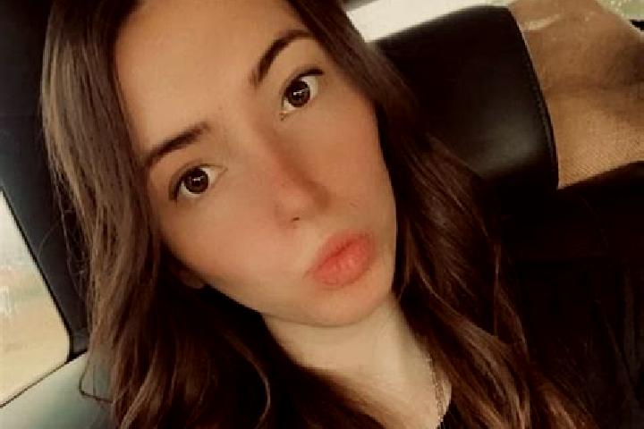 Riley, 22 — Escort in Almeneches, France