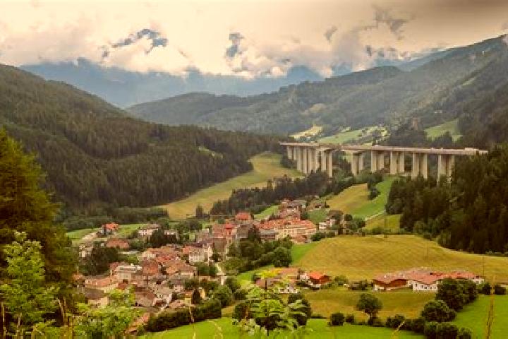 Riley, 22 — Escort in Brennero - Brenner, Italy
