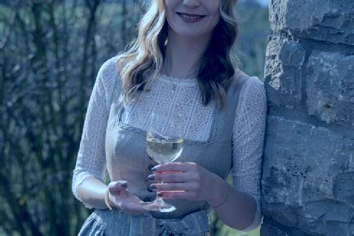 Riley, 22 — Escort in Donnersdorf, Germany