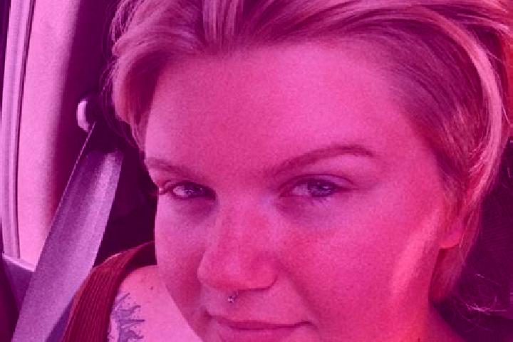 Riley, 22 — Escort in Godfrey, United States
