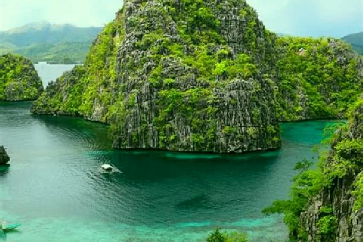 Riley, 22 — Escort in Kibonsod, Philippines