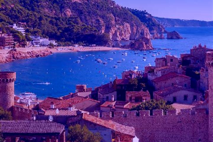 Riley, 22 — Escort in Mura, Spain