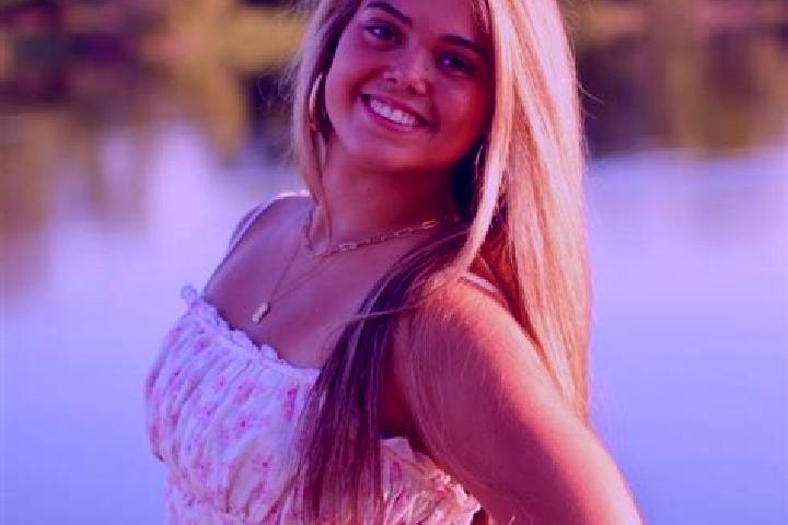 Riley, 22 — Escort in Powhatan Point, United States