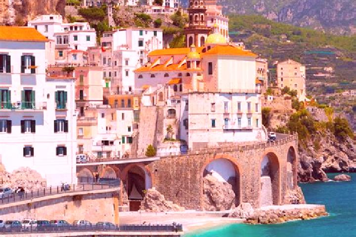 Riley, 22 — Escort in Sissa, Italy