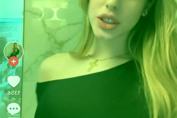 Riley, 22 — Escort in Tresche Conca, Italy