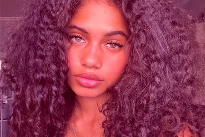 Riley, 23, a black grey-eyed ebony companion based in Valea Plopilor. Offering Striptease, Duos. Available for incall and outcall, overnight bookings available.