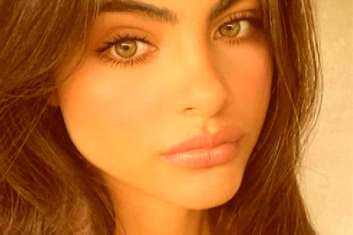 Riley, 23, a blonde green-eyed middle eastern companion based in Casagiove. Offering GFE, Roleplay, BDSM, Deep French Kissing, Party Girl. Available for inca...
