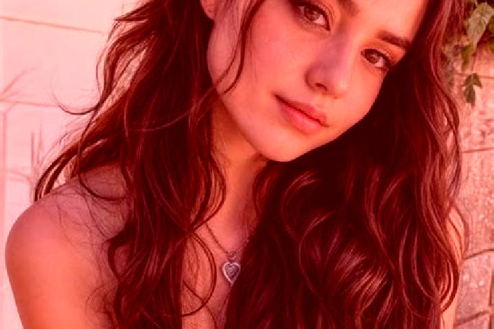 Riley, 23, a brunette hazel-eyed ebony companion based in Kujung. Offering Overnight, Duos, Girlfriend Experience, 69. Available for incall and outcall, day ...