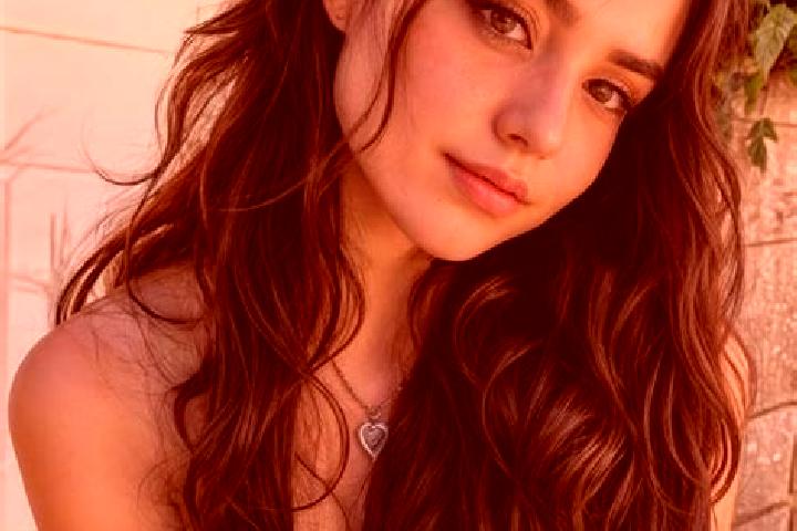 Riley, 23, a brunette hazel-eyed slavic companion based in Tres Pontas. Offering Domination, Overnight, Deep French Kissing, BDSM. Available for incall and o...