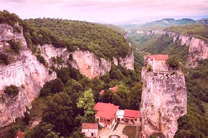 Riley, 23 — Escort in K atskhi, Georgia