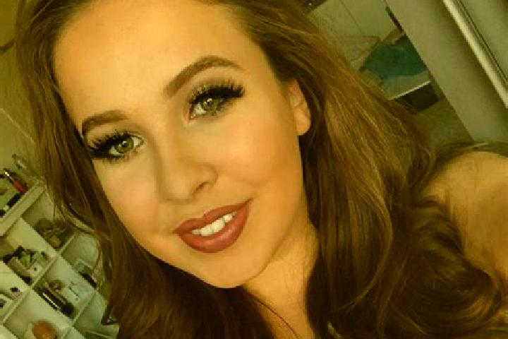 Riley, 24, a auburn amber-eyed european companion based in Samstagern. Offering Party Girl, Fetish, Prostate Massage, 69, Girlfriend Experience. Available fo...